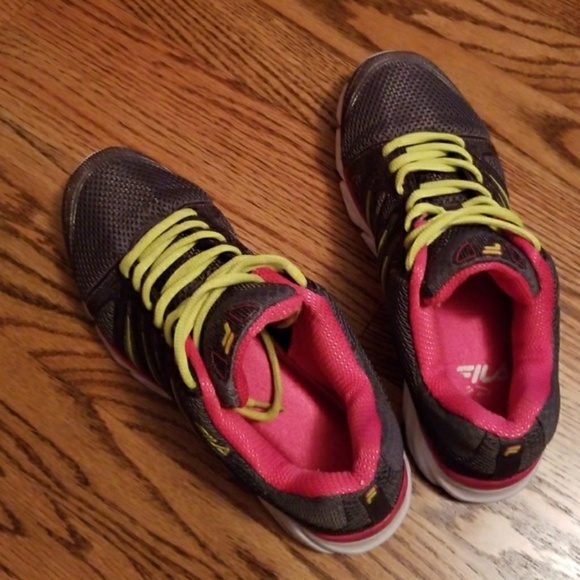 Shoes - Picture 1 of 4